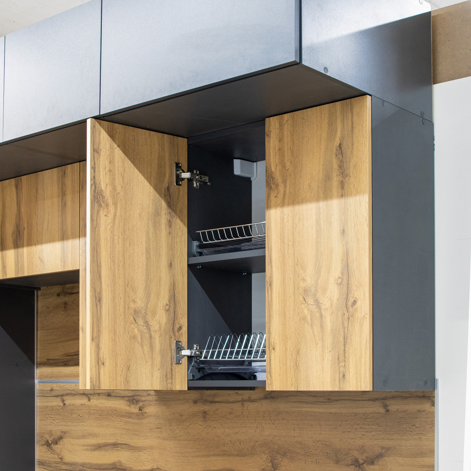 Шкаф навесной 600х676х290 мм BROZEX-WOOD Next, с двумя дверцами, графит / дуб вотан