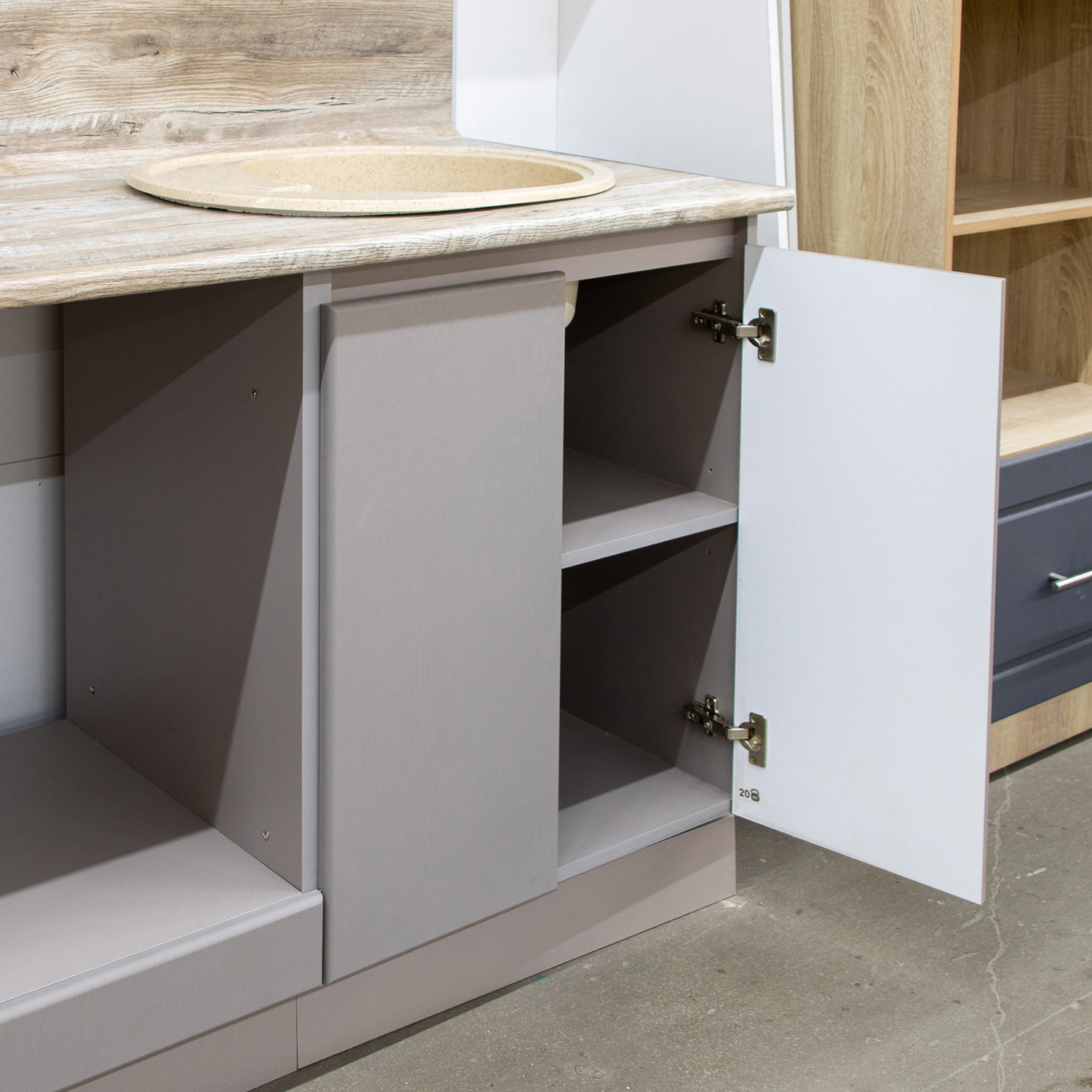 Шкаф напольный 600х850х480 мм BROZEX-WOOD Эрика, с двумя дверцами, грейдж / ясень грей софт