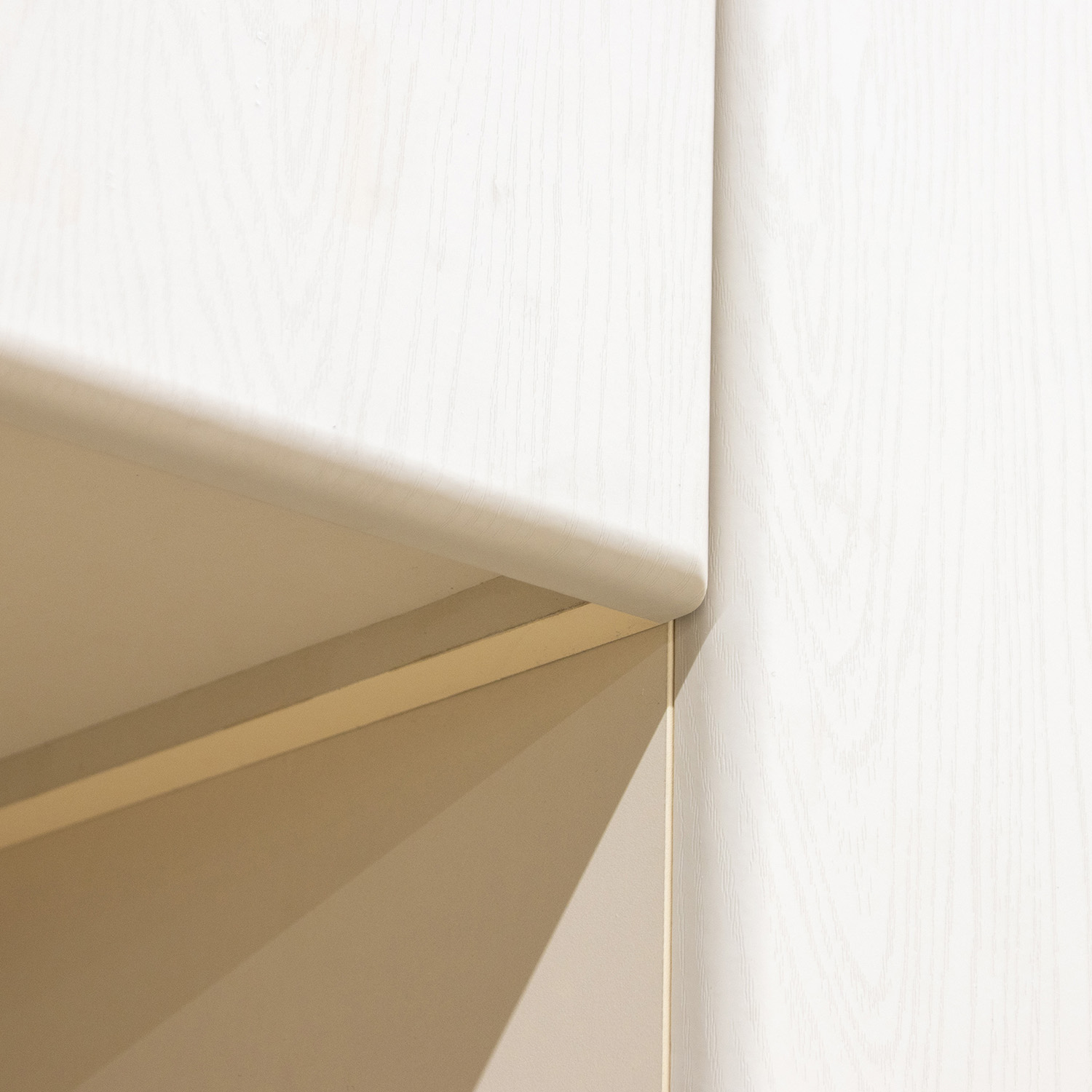 Шкаф навесной 600х676х290 мм BROZEX-WOOD Эрика, с двумя дверцами, светло-бежевый / ясень капучино софт