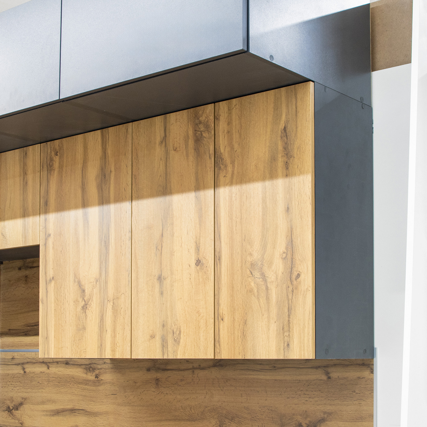 Шкаф навесной 600х676х290 мм BROZEX-WOOD Next, с двумя дверцами, графит / дуб вотан