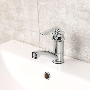 Смеситель для умывальника Potato P45219-2 короткий излив *1/10