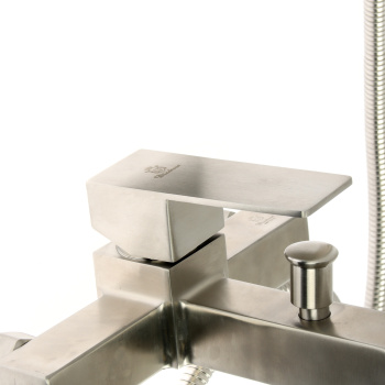 Смеситель для ванны Diadonna D34-330130S, короткий излив, однорычажный