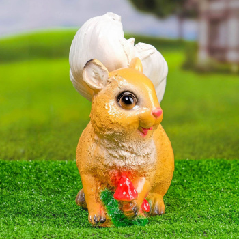 Садовая фигура "Белка с грибочками" 30х23см  3242416